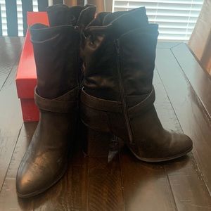 Carlos Santana Paisley Black leather mid length boot